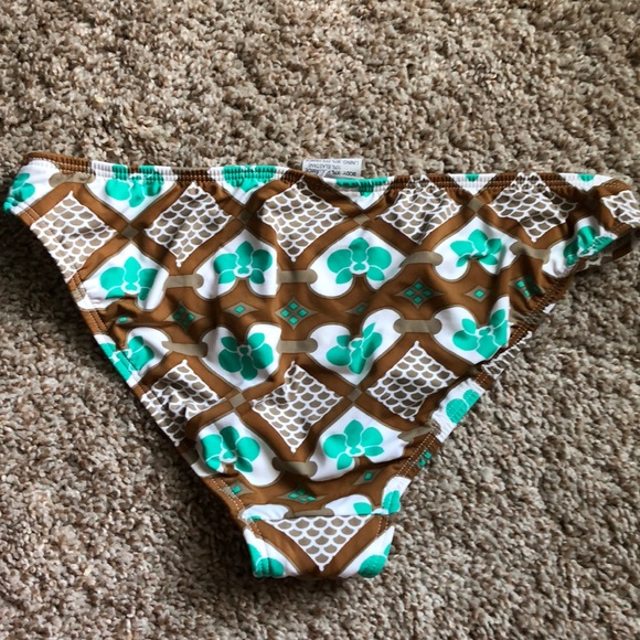 Bathing suit - Picture 3 of 6